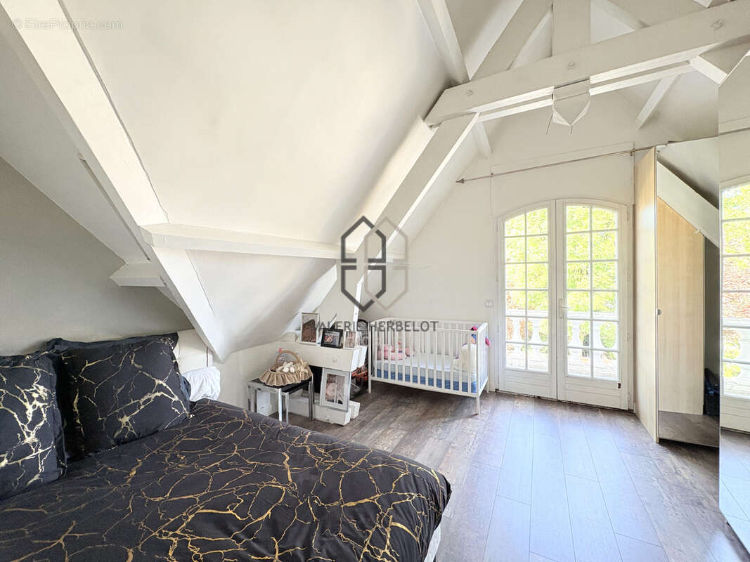 Maison à CHENNEVIERES-SUR-MARNE