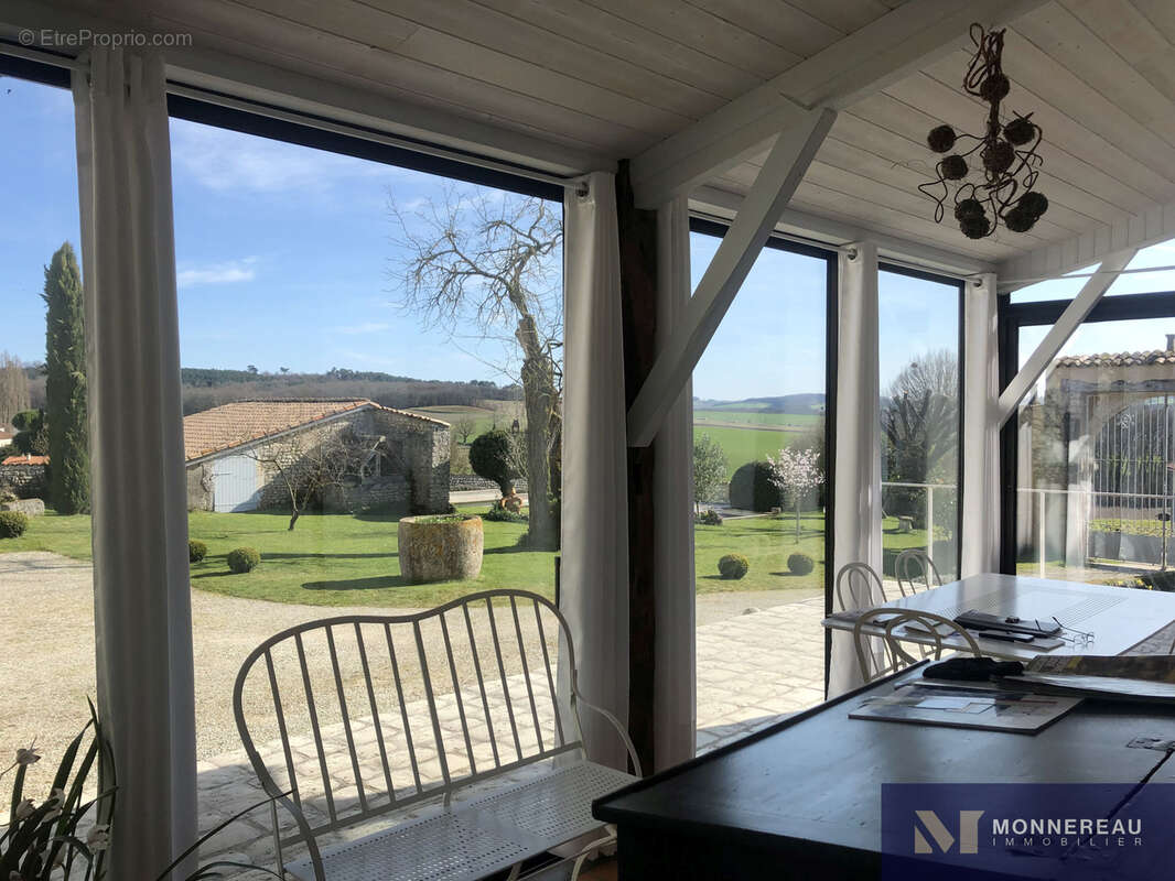 Maison à BRIE-SOUS-BARBEZIEUX