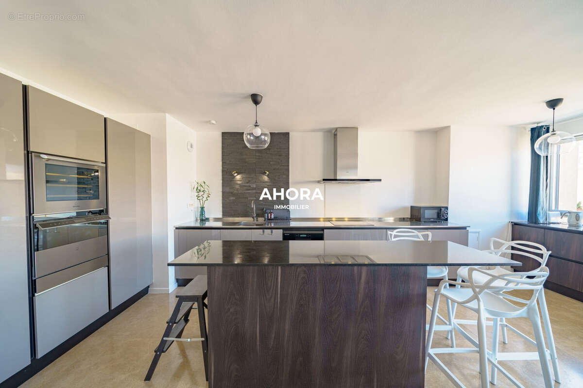 Appartement à MARSEILLE-8E