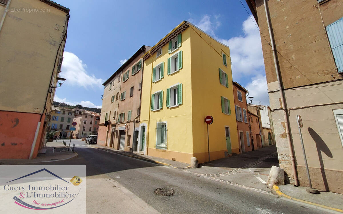 Appartement à CUERS