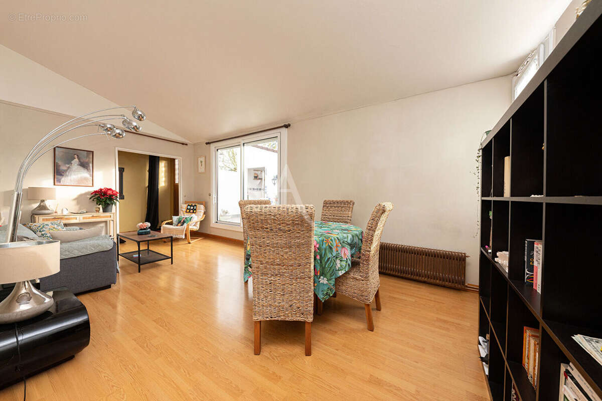 Appartement à TORCY