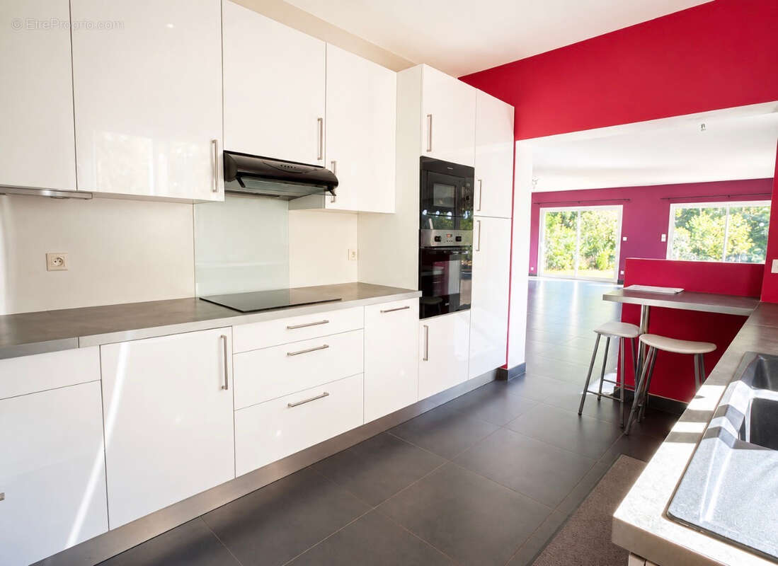 Maison Le Pian Medoc 6 pièce(s) 160 m2 - photo 3