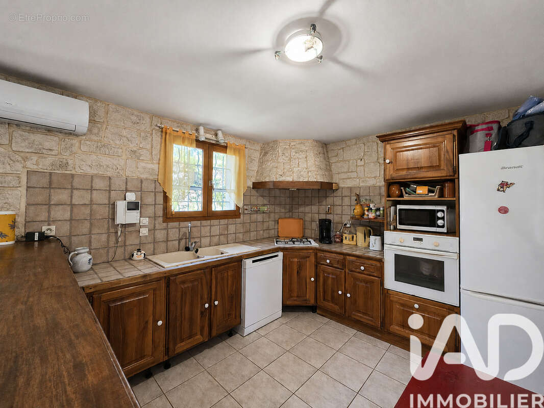 Maison 114 m² à Laudun-L'ardoise  - photo 7
