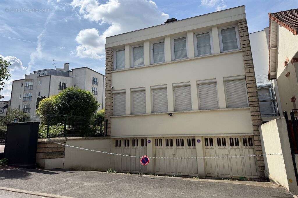 Bourg-la-reine 92340 – maison - 160/240 m² - 6-8 logements - 3 garages - photo 5