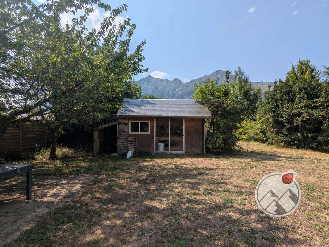 Bigourdane du XVIIIe · Entre Lourdes et Argelès-Gazost · 3 chambres · Terrain 985 m2 · Fort potentiel - photo 17