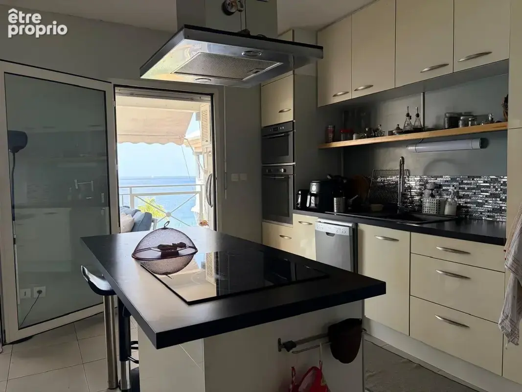 Appartement F3 avec magnifique vue sur la mer dans résidence calme. - photo 11