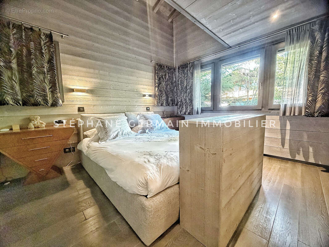 Maison à DEMI-QUARTIER