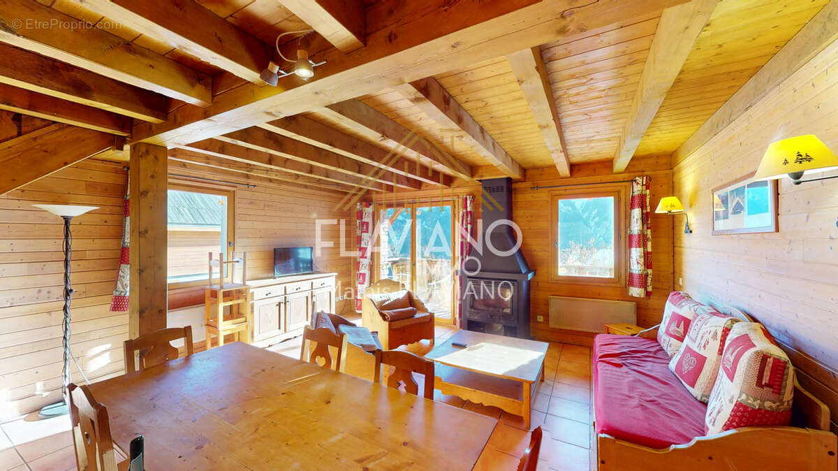 Maison à UVERNET-FOURS