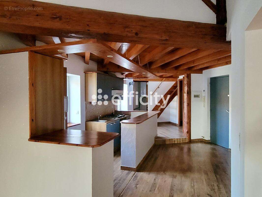 Appartement à BOURG-DE-PEAGE