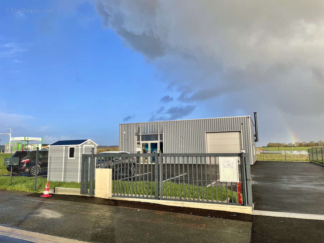 Commerce à SAINT-SAVINIEN