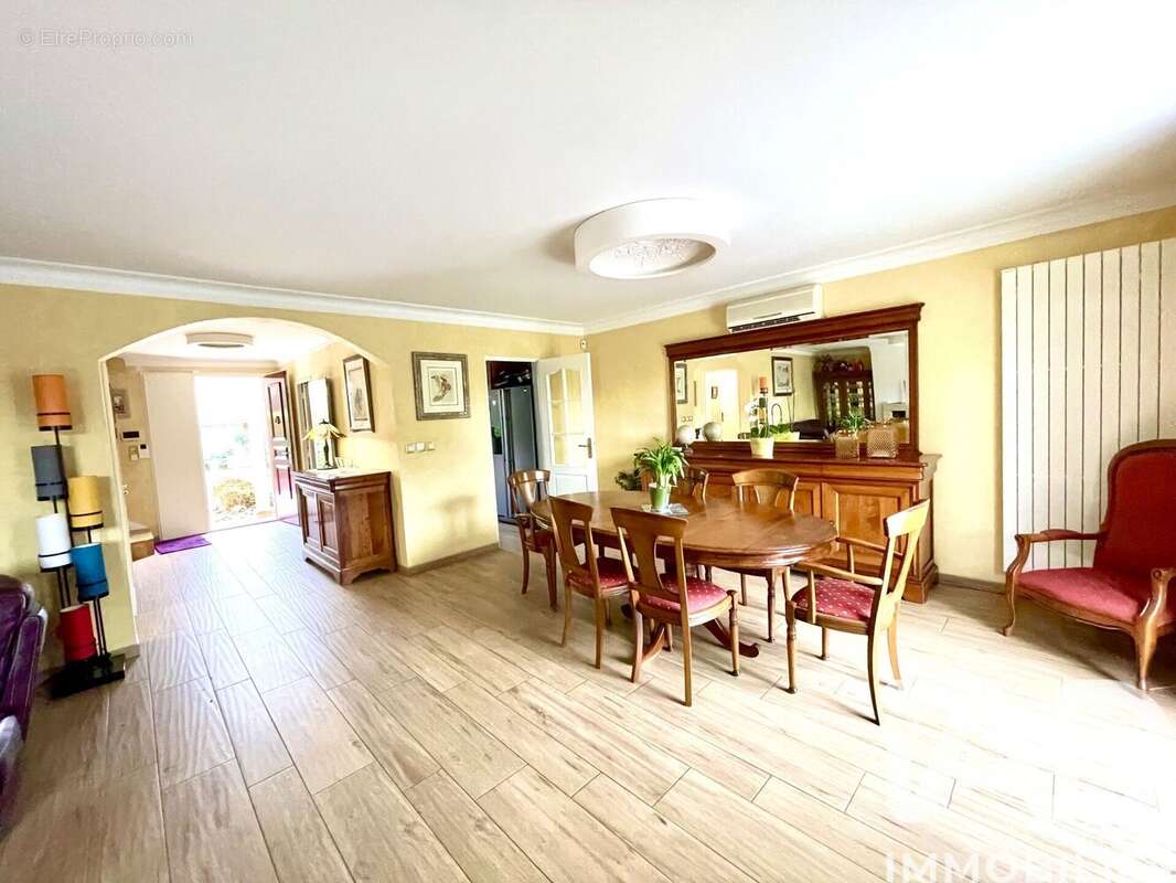 Photo 8 - Maison à SAINT-GERMAIN-LES-CORBEIL