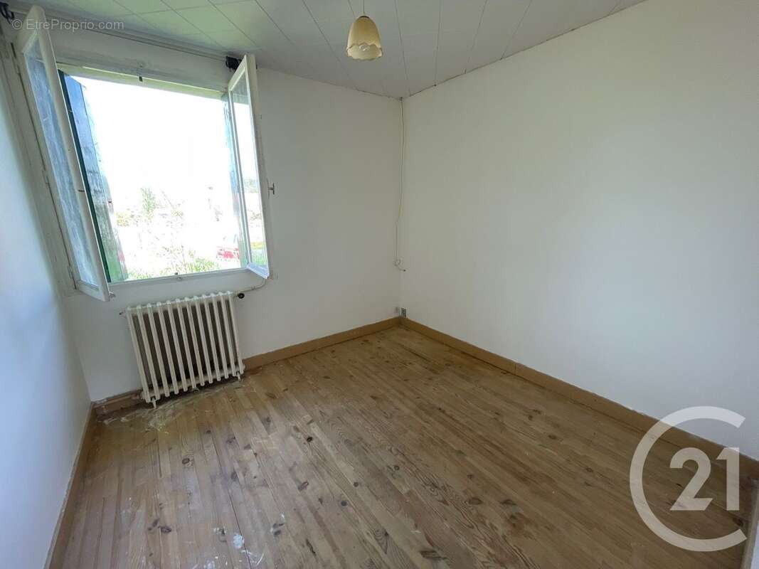 Maison à LES EGLISOTTES-ET-CHALAURES