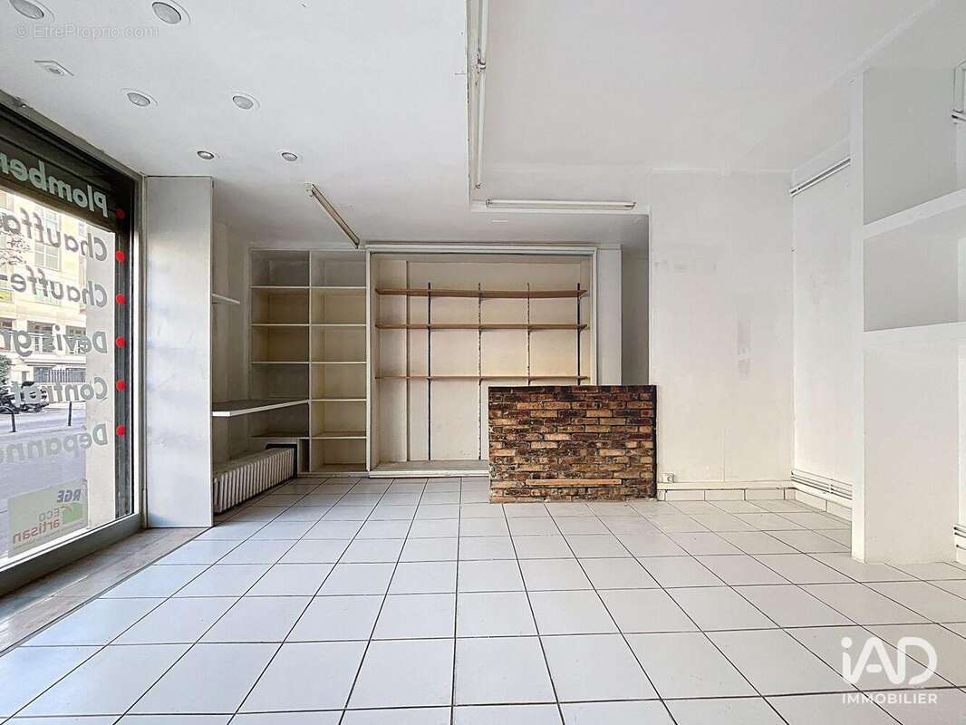 Photo 7 - Commerce à COURBEVOIE