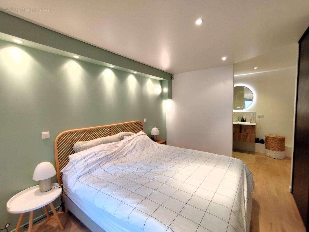 Appartement à NEUVILLE-SUR-SAONE