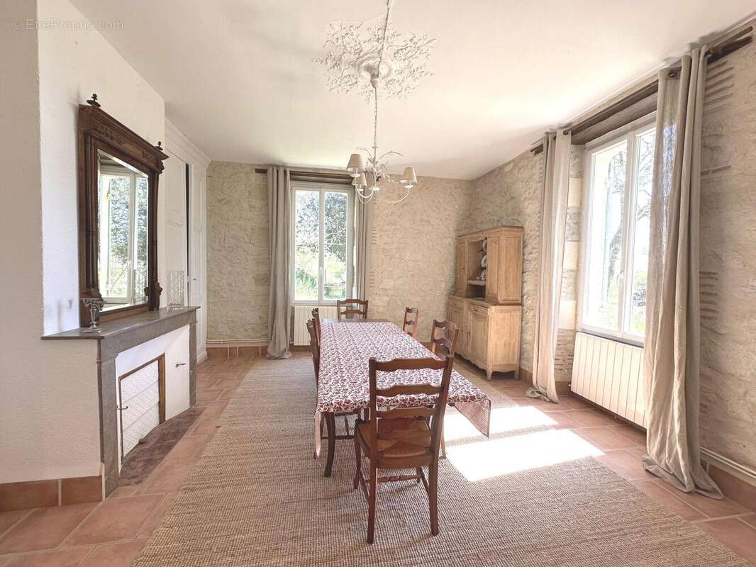 Maison à MONBAHUS