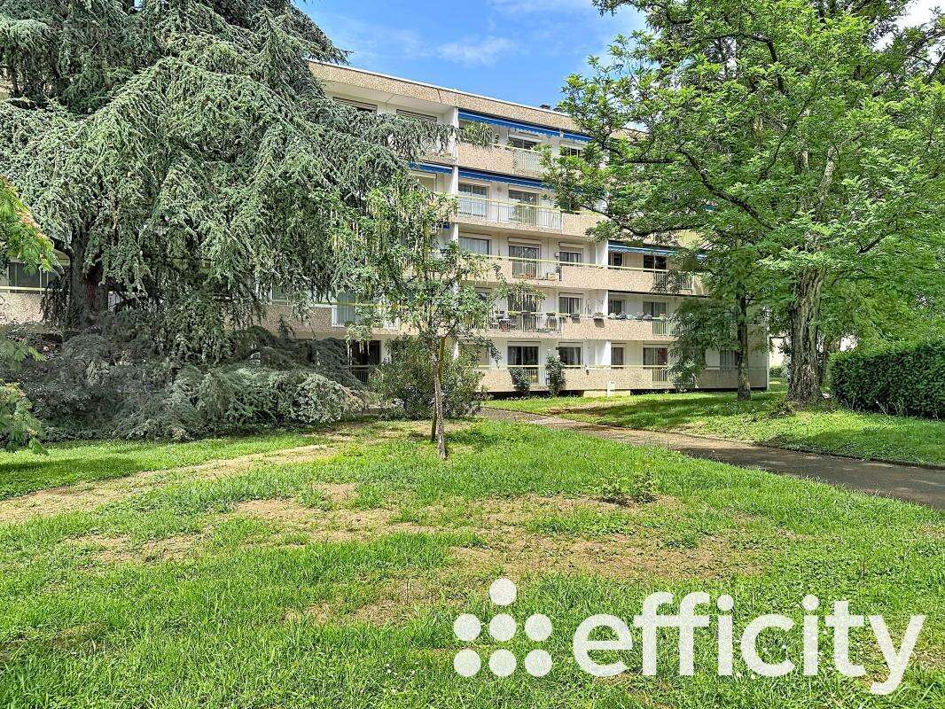 Appartement à BRON