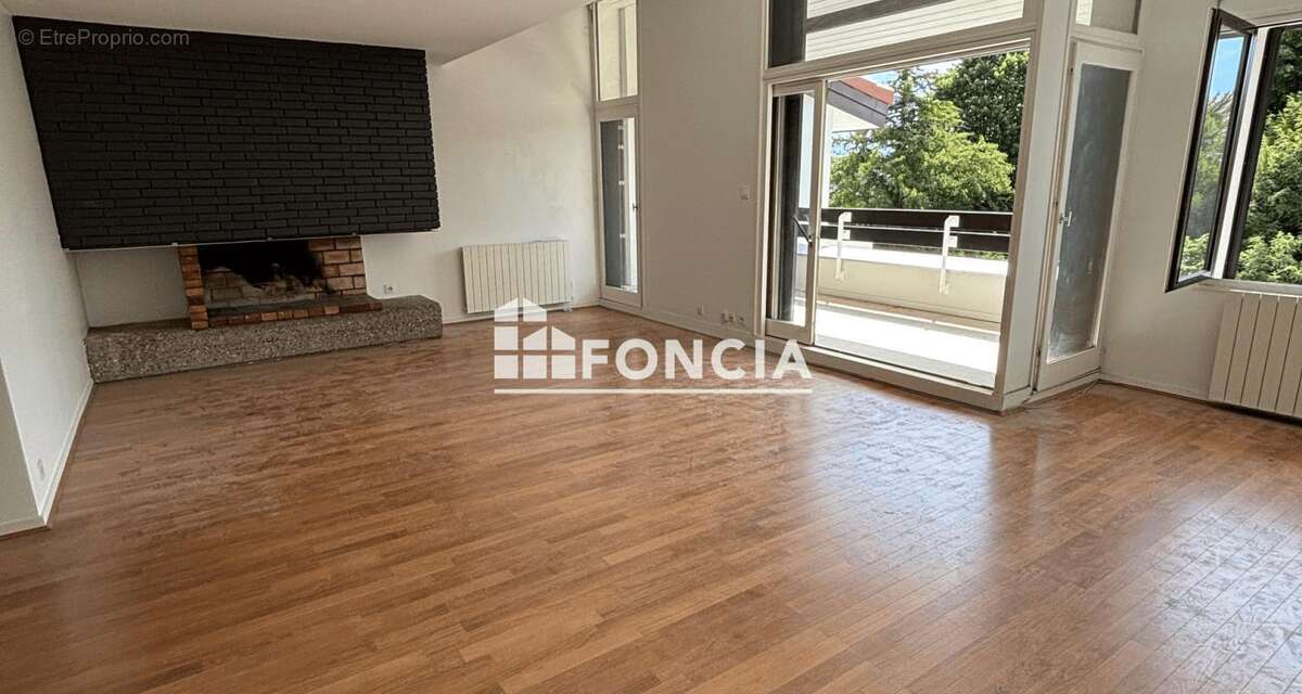 Appartement à SAINT-ISMIER