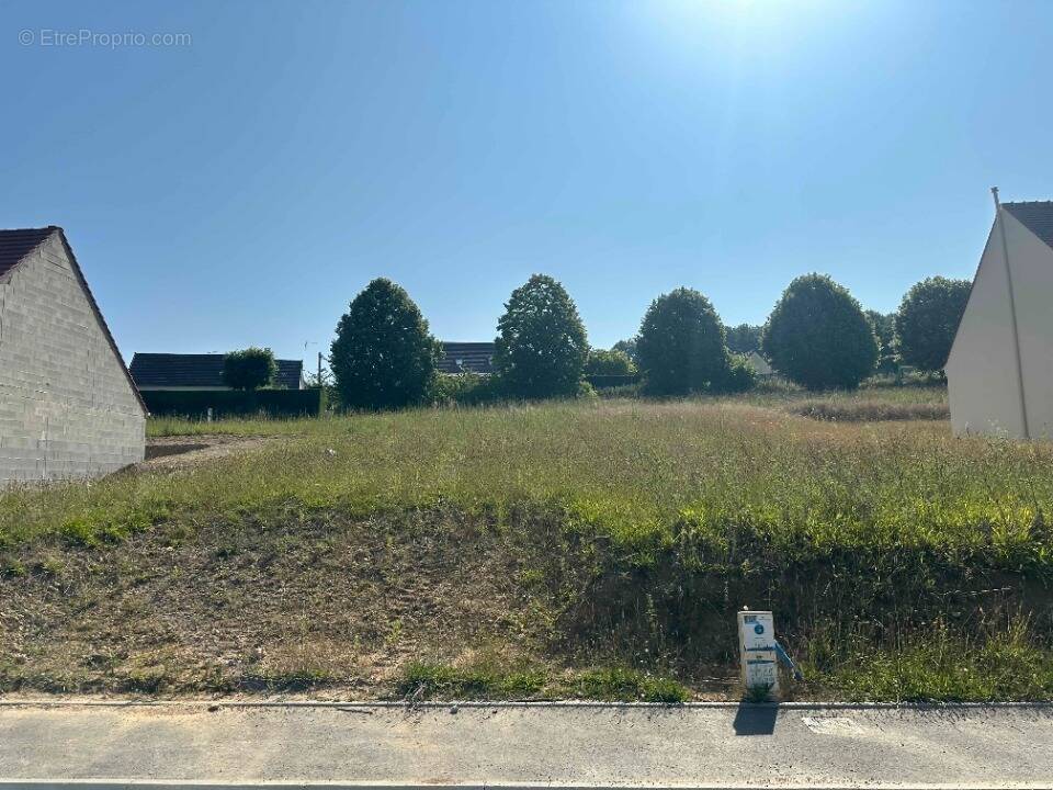 Terrain à DELINCOURT