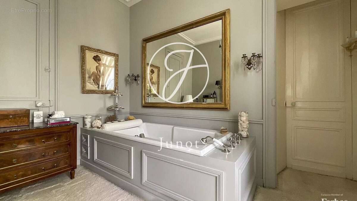 Lambersart - CANON D'OR - Appartement en duplex à vendre - 6 pièces - 211,7m² - 3 chambres - Jardin de 300m² - 2 parkings - photo 7