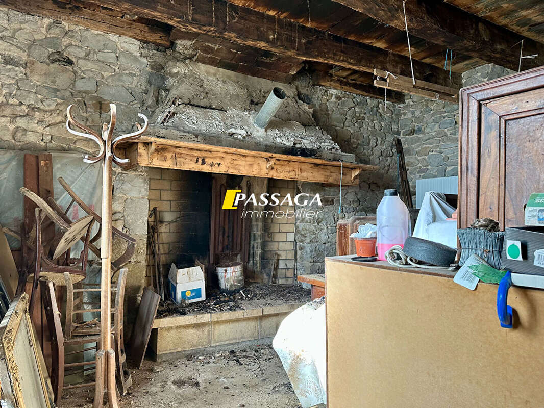A VENDRE - Ensemble immobilier et terrain attenant - LE MEJANEL - photo 7