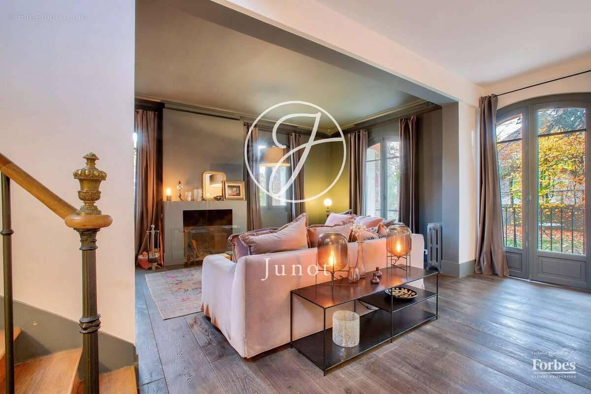 Vaucresson - PLATEAU DE CAZES - Maison 292 m² - 4 chambres - Terrain 720m² - photo 6