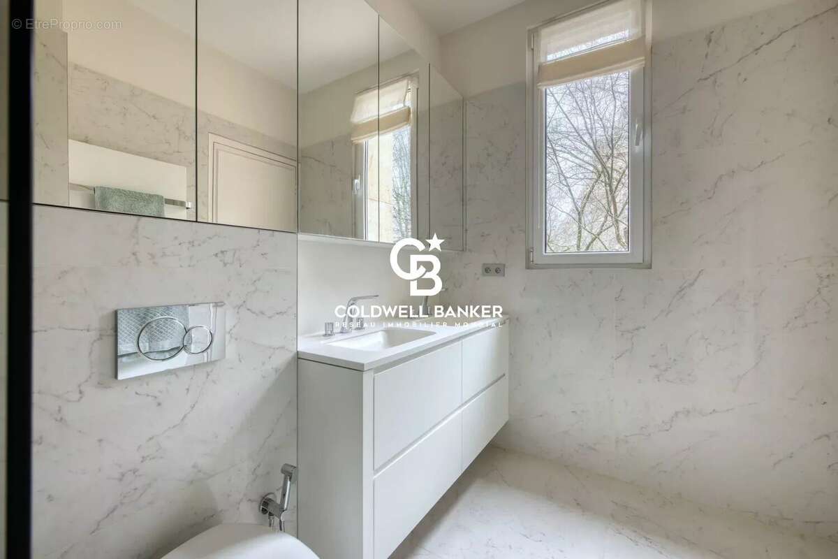 Appartement à PARIS-7E