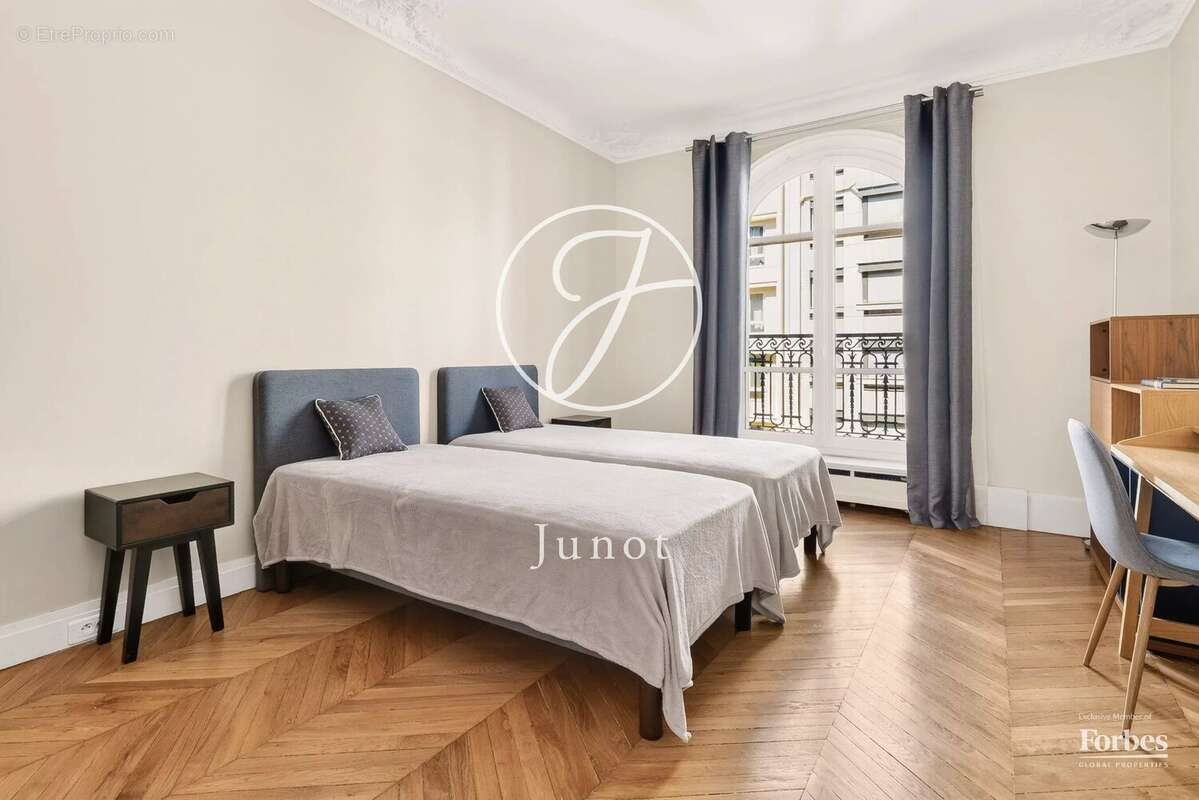 Paris 16e - AUTEUIL - Appartement - 4 pièces - 117,15m² Carrez - 2 chambres - photo 11