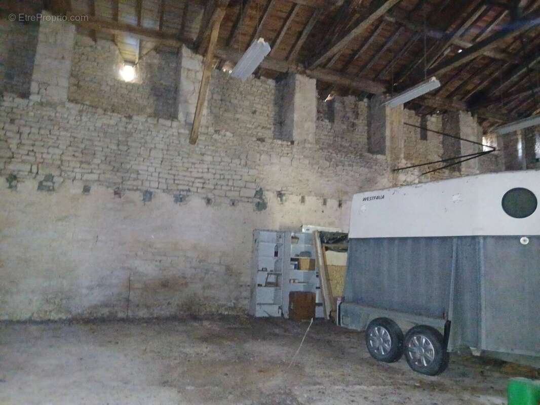 Maison à BEAUVAIS-SUR-MATHA