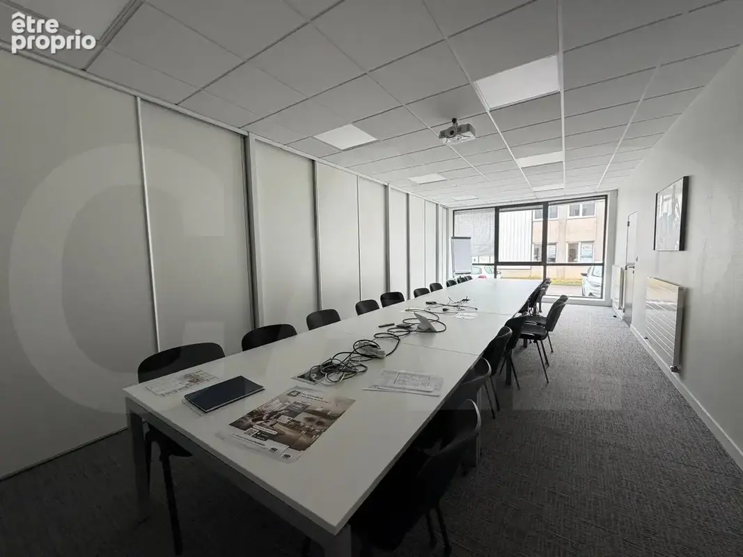 Commerce 1 827 m² à vendre à Cesson-Sevigne (35510) - photo 2