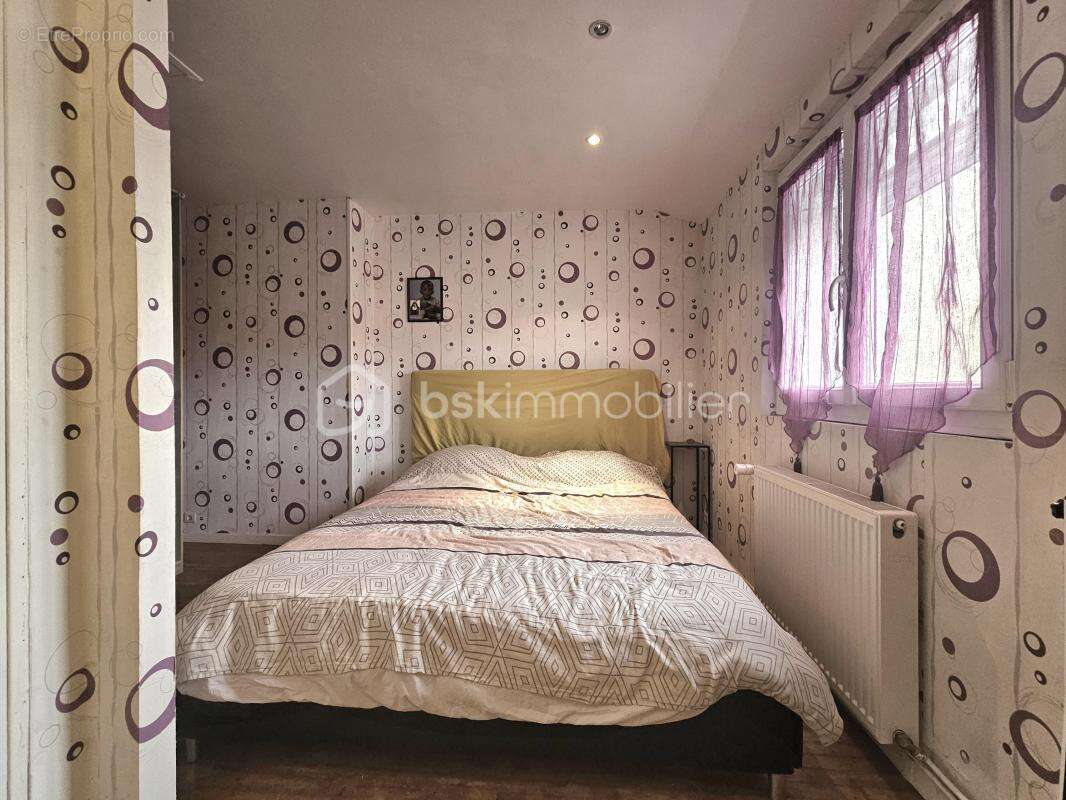 Maison à SAINT-PIERRE-LES-NEMOURS