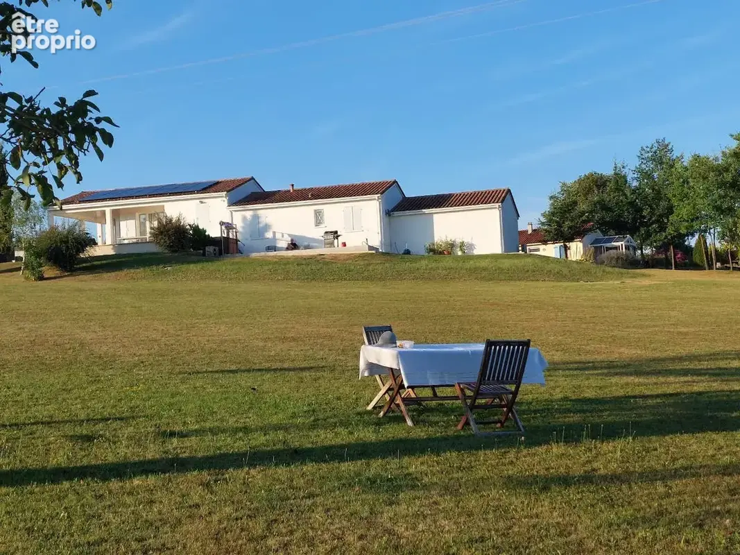 Maison à BONNES