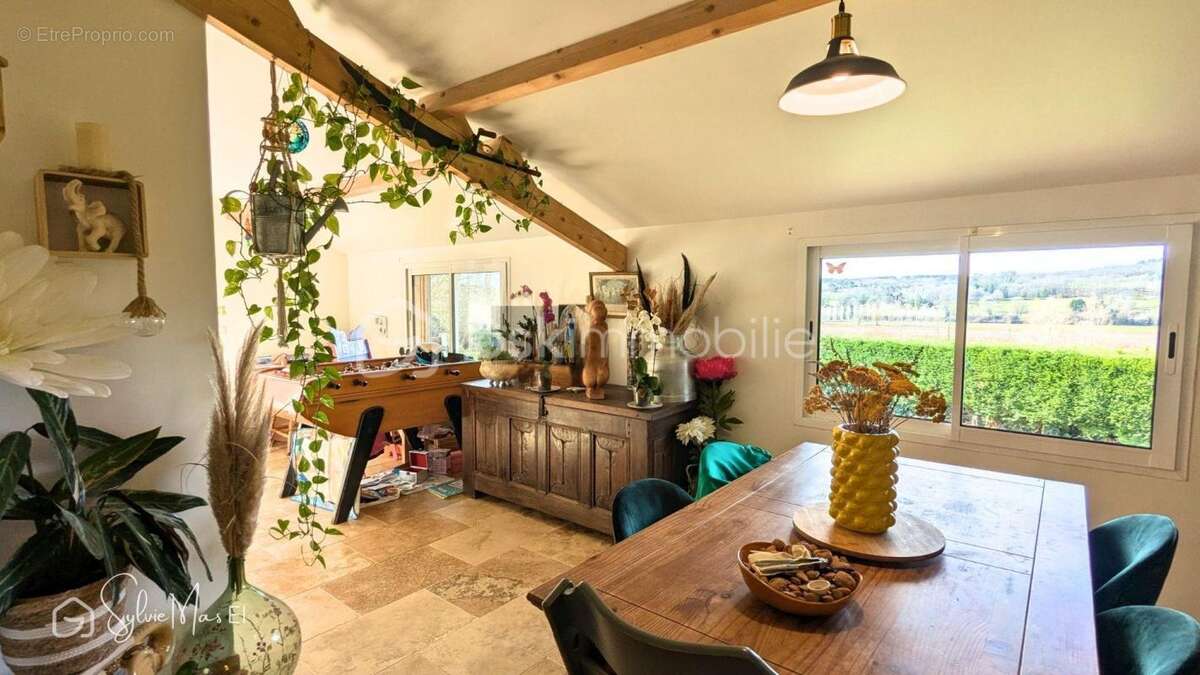 Maison à CUZORN