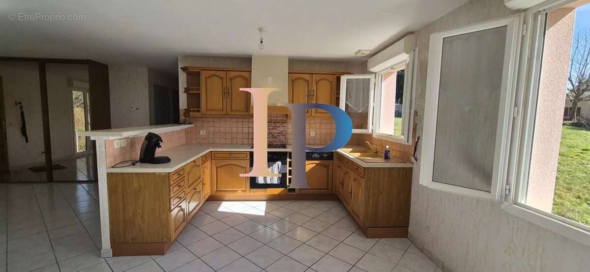 Maison à LA CLAYETTE