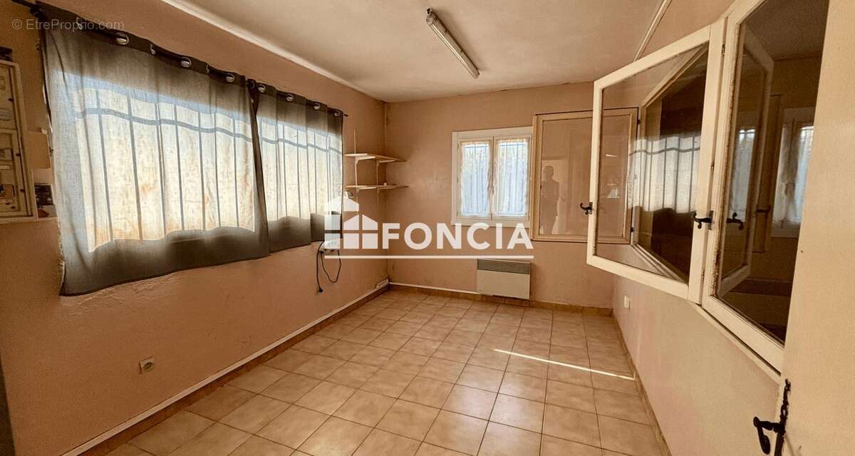 Commerce à SAINTE-MAXIME