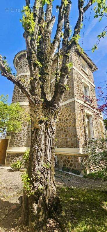 Maison à SAINT-MAUR-DES-FOSSES