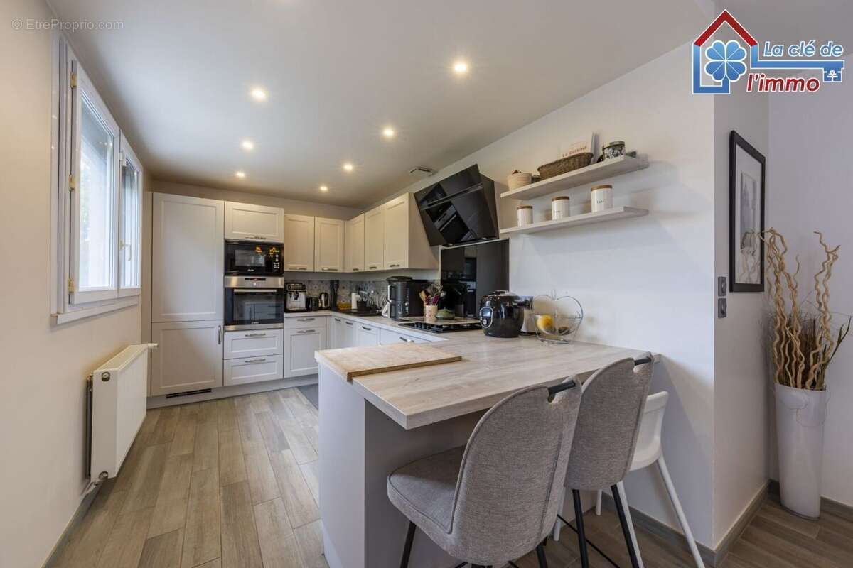 Maison à MOISSY-CRAMAYEL