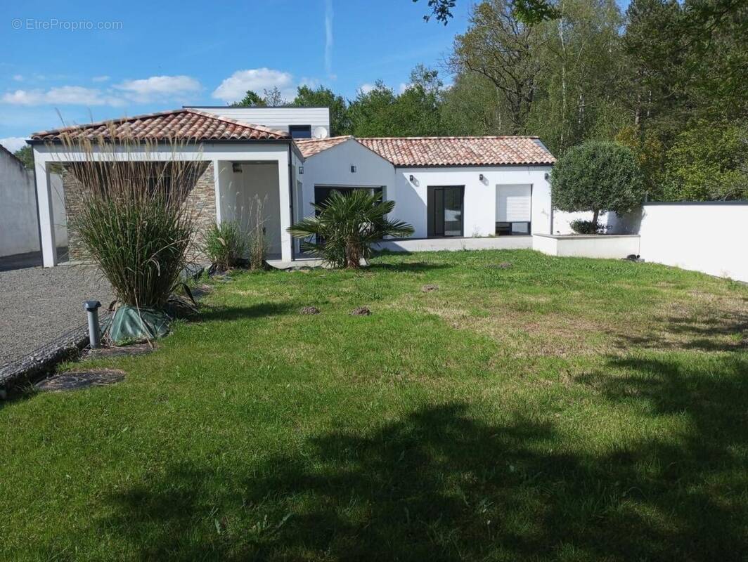 Photo 1 - Maison à COMMEQUIERS