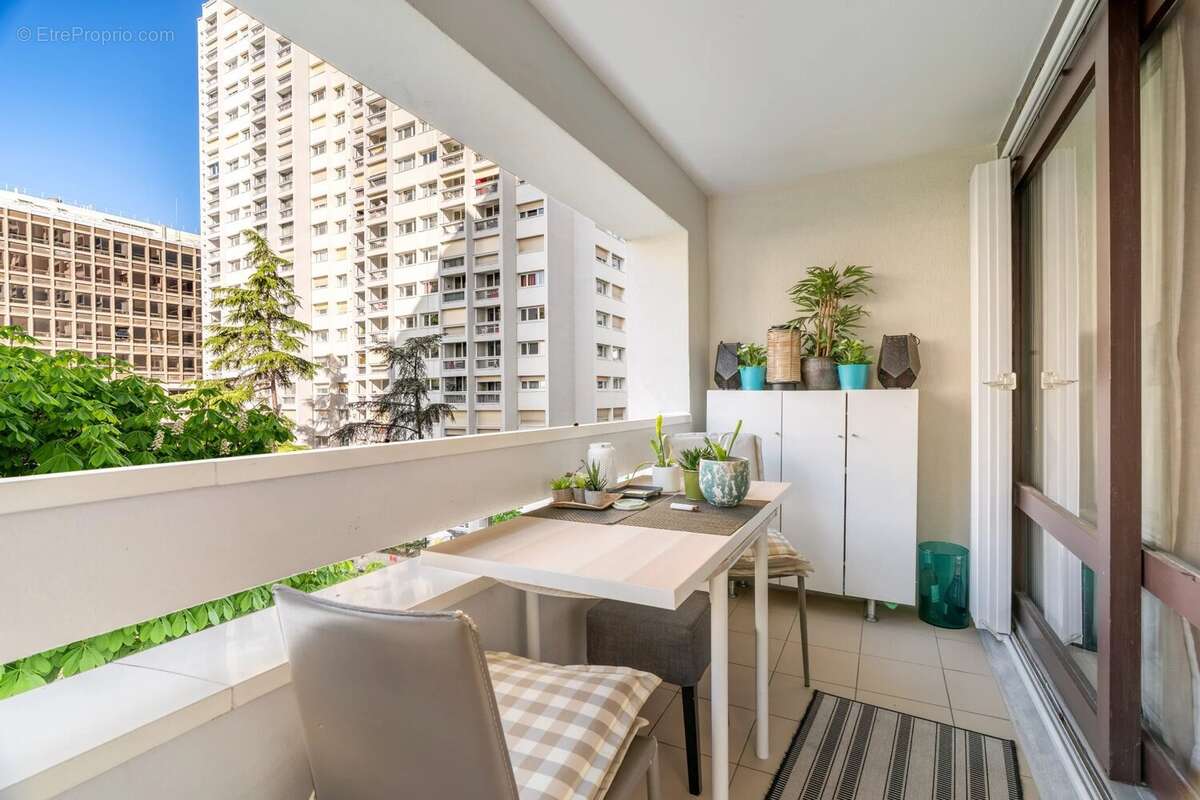 Appartement à LEVALLOIS-PERRET