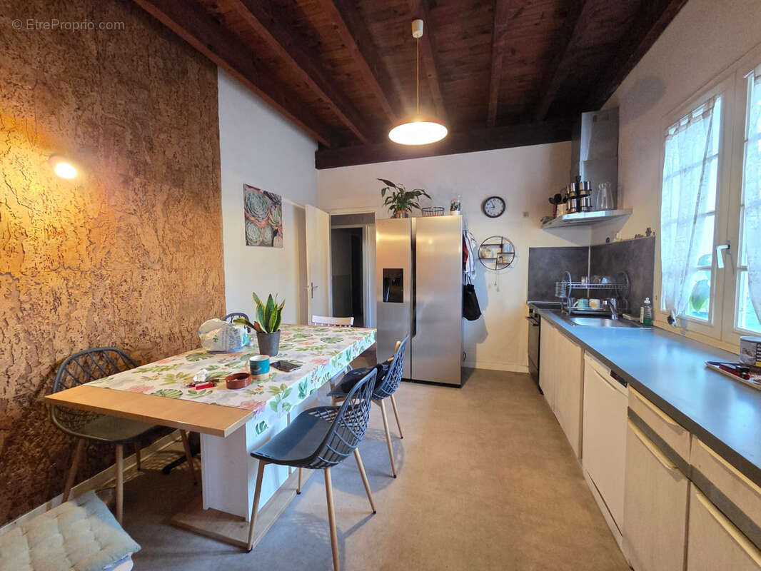 Maison de caractère avec grand terrain au cœur de Lapalisse - Actuellement louée - photo 2