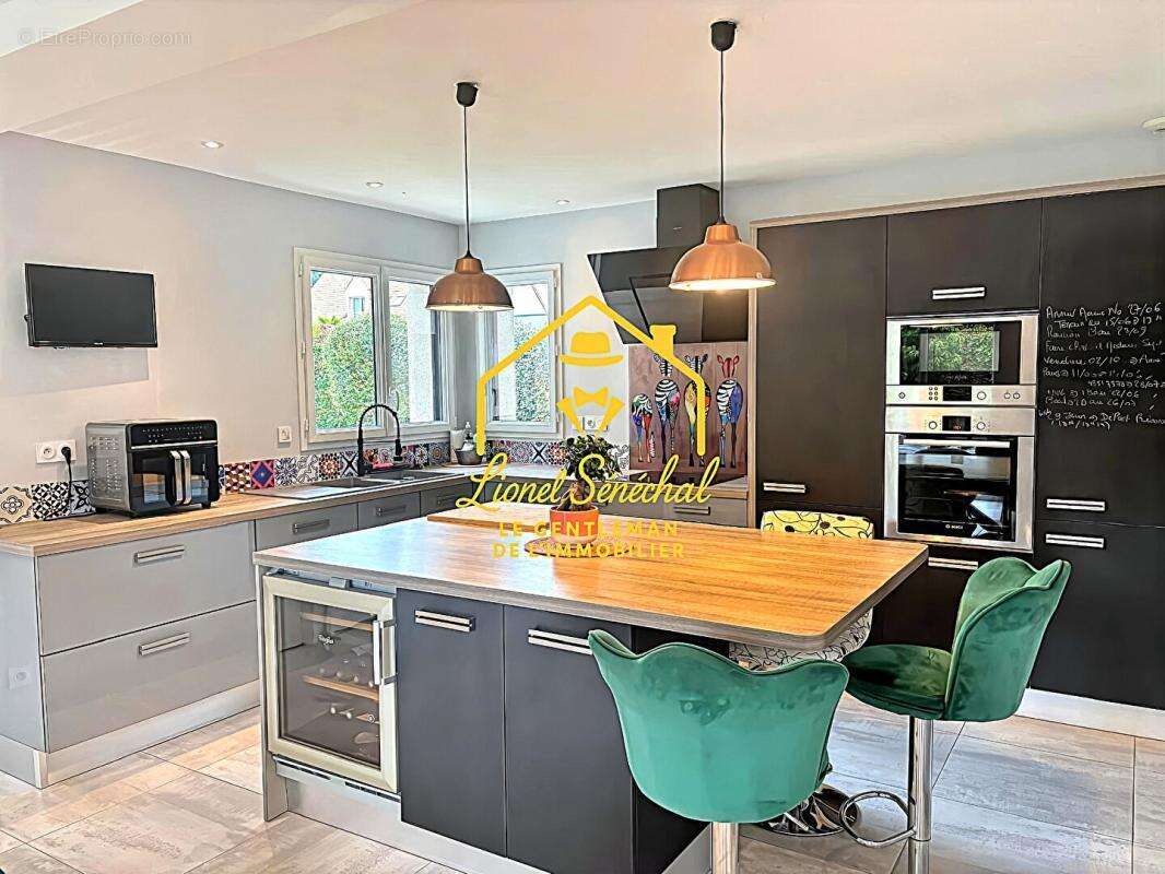 Maison contemporaine 164 m² - Lumineuse, économe en énergie, terrain de 900 m² - photo 4