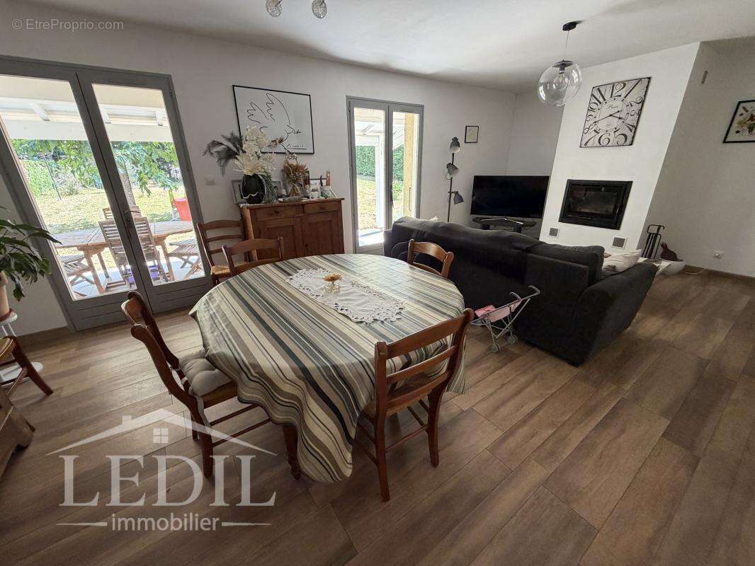 PLAIN-PIED avec garage et jardin clos - photo 5