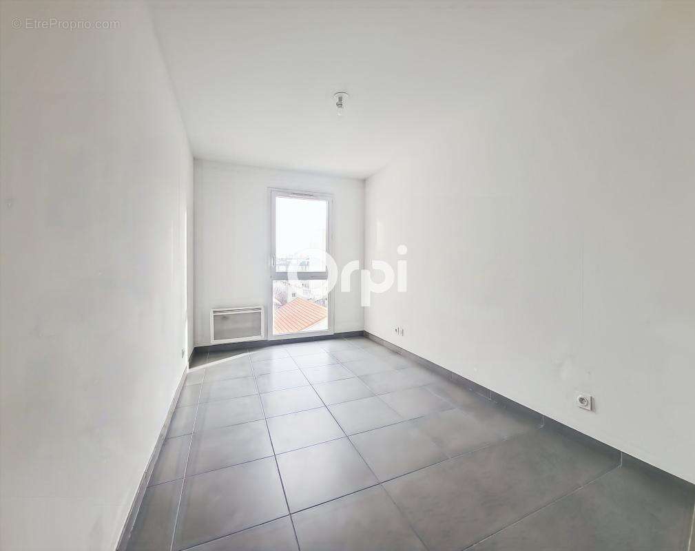 Appartement à MARSEILLE-5E
