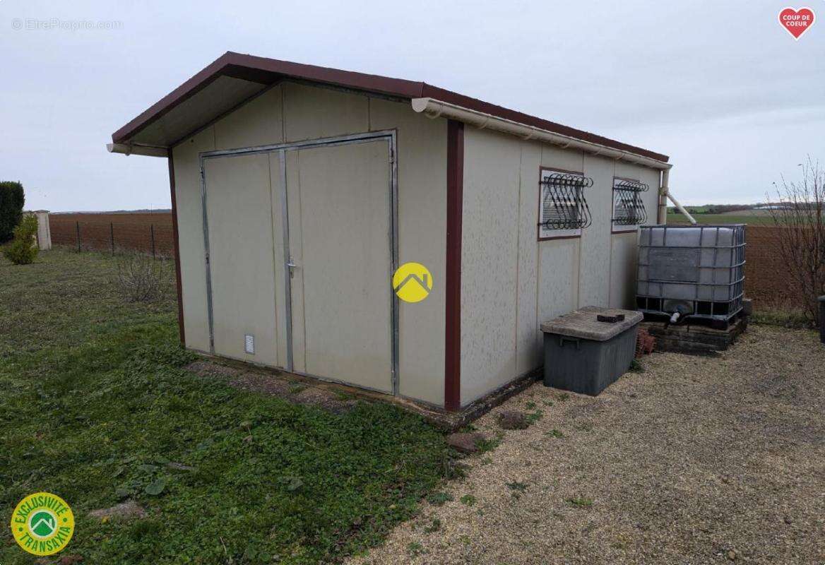 Maison à MOULINS-SUR-YEVRE