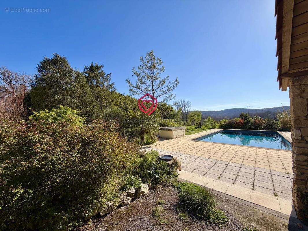 Propriétés de 2 maisons et dépendance - photo 20
