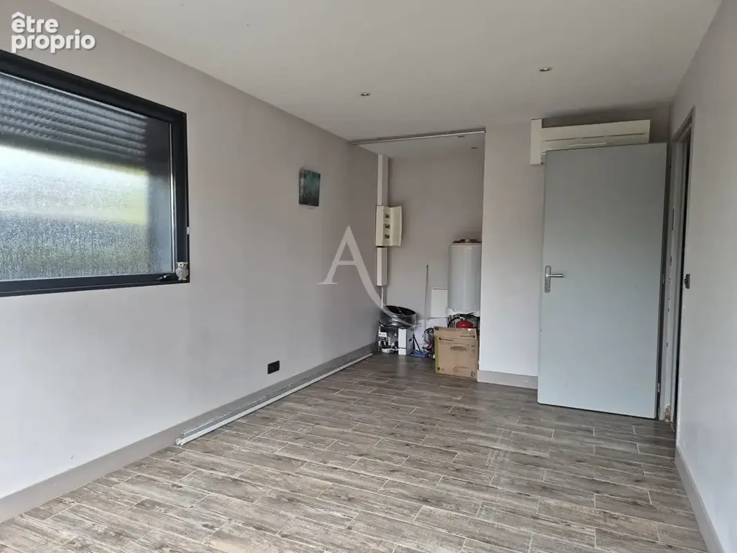 GRADIGNAN - Belle maison familiale avec piscine et garage - photo 9