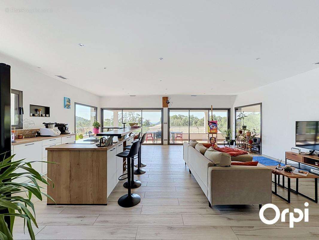 Villa F4 avec F2 indépendant et bureau – Vue mer & montagne - photo 5