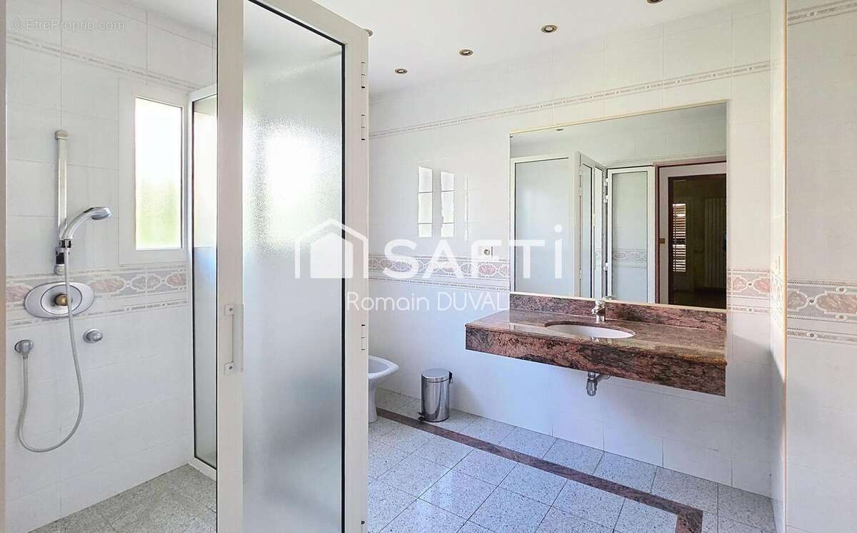 Photo 6 - Maison à SIX-FOURS-LES-PLAGES