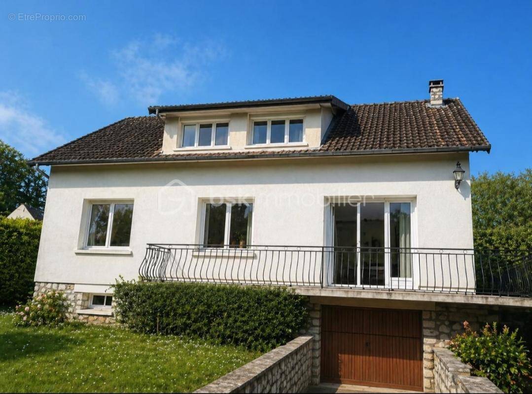 Maison à JOUY