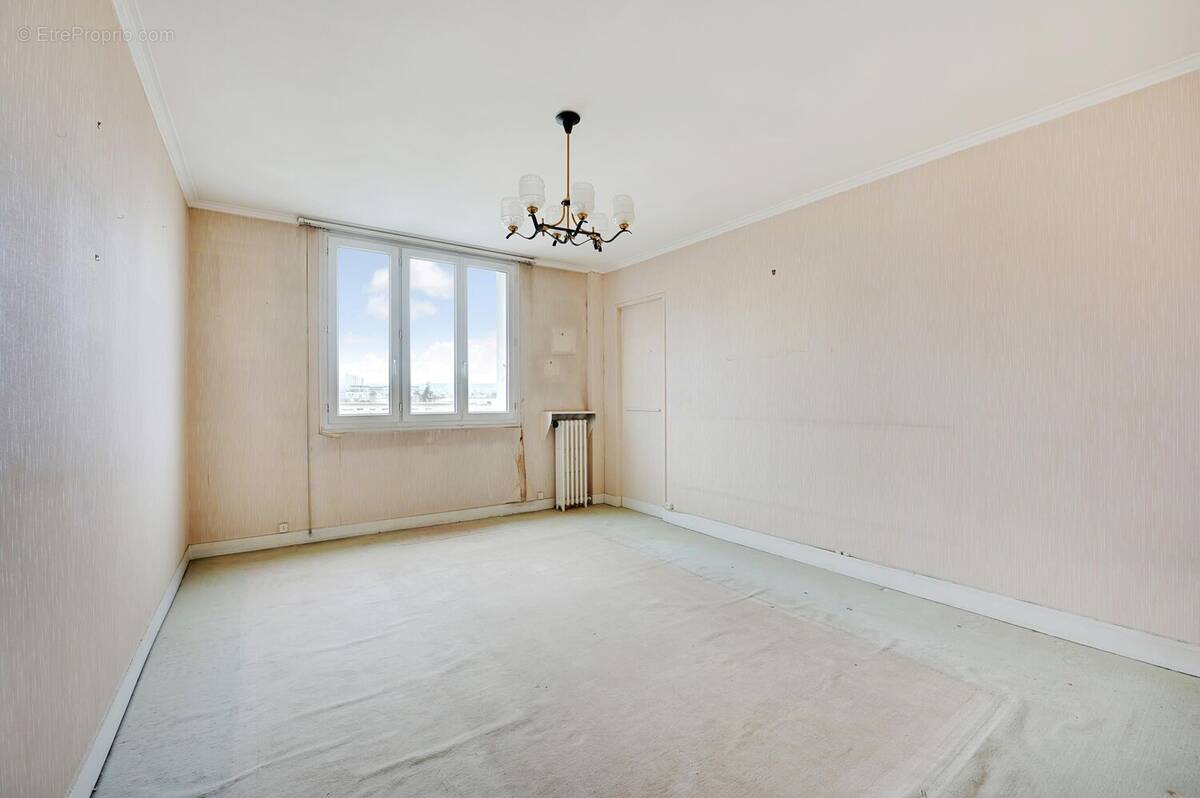 Photo 1 - Appartement à MONTROUGE