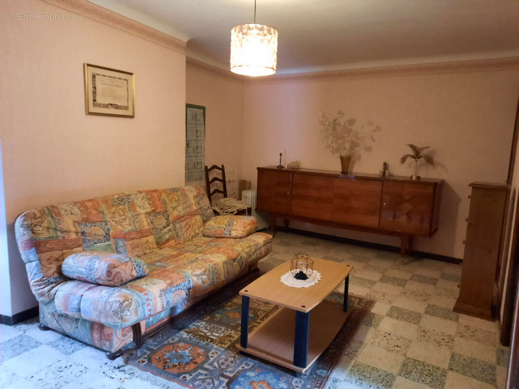 Opportunité à saisir : maison de village T3 à rénover à Cornus - photo 5